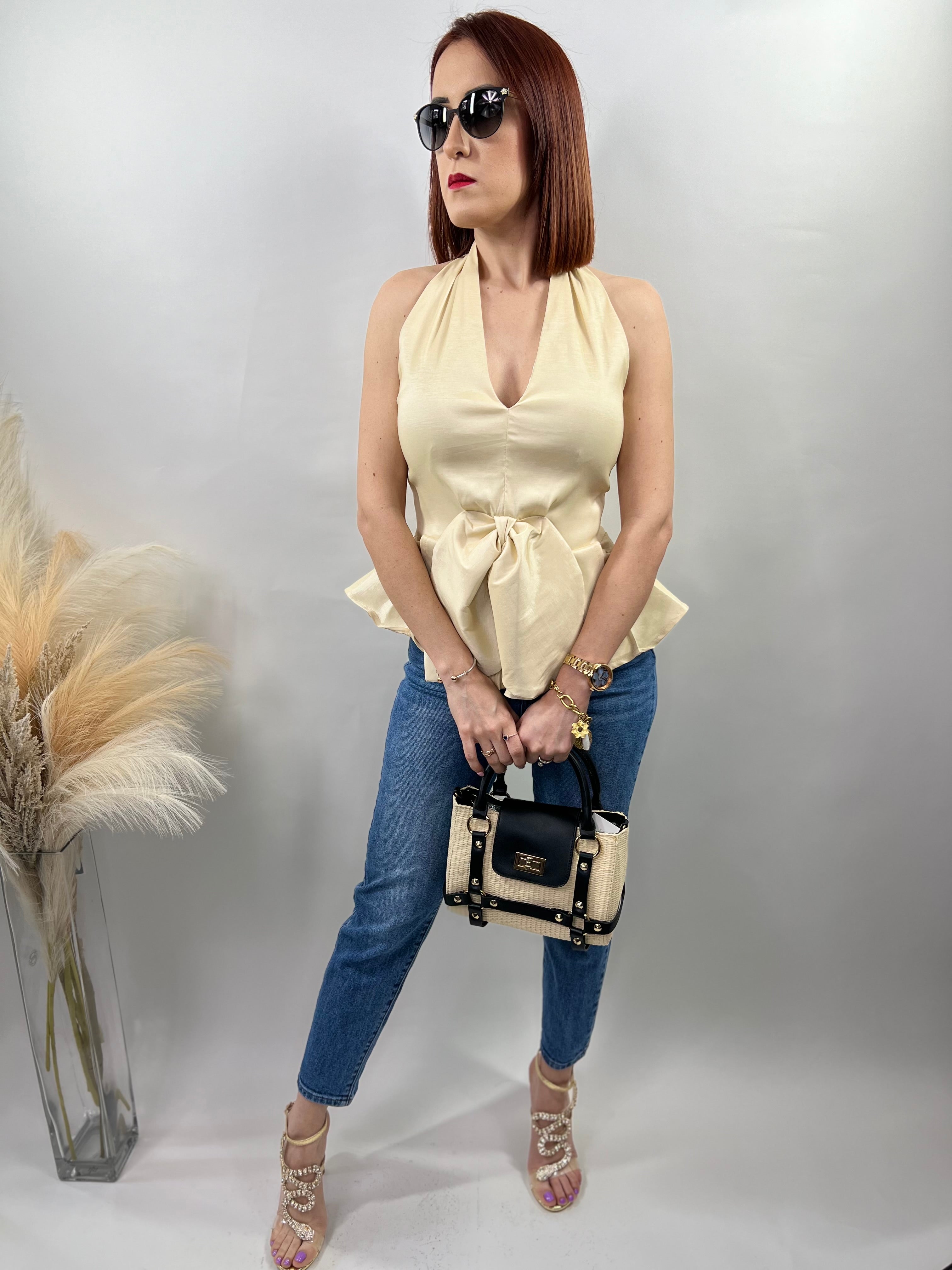 Slvless open back front ribbon halter top
