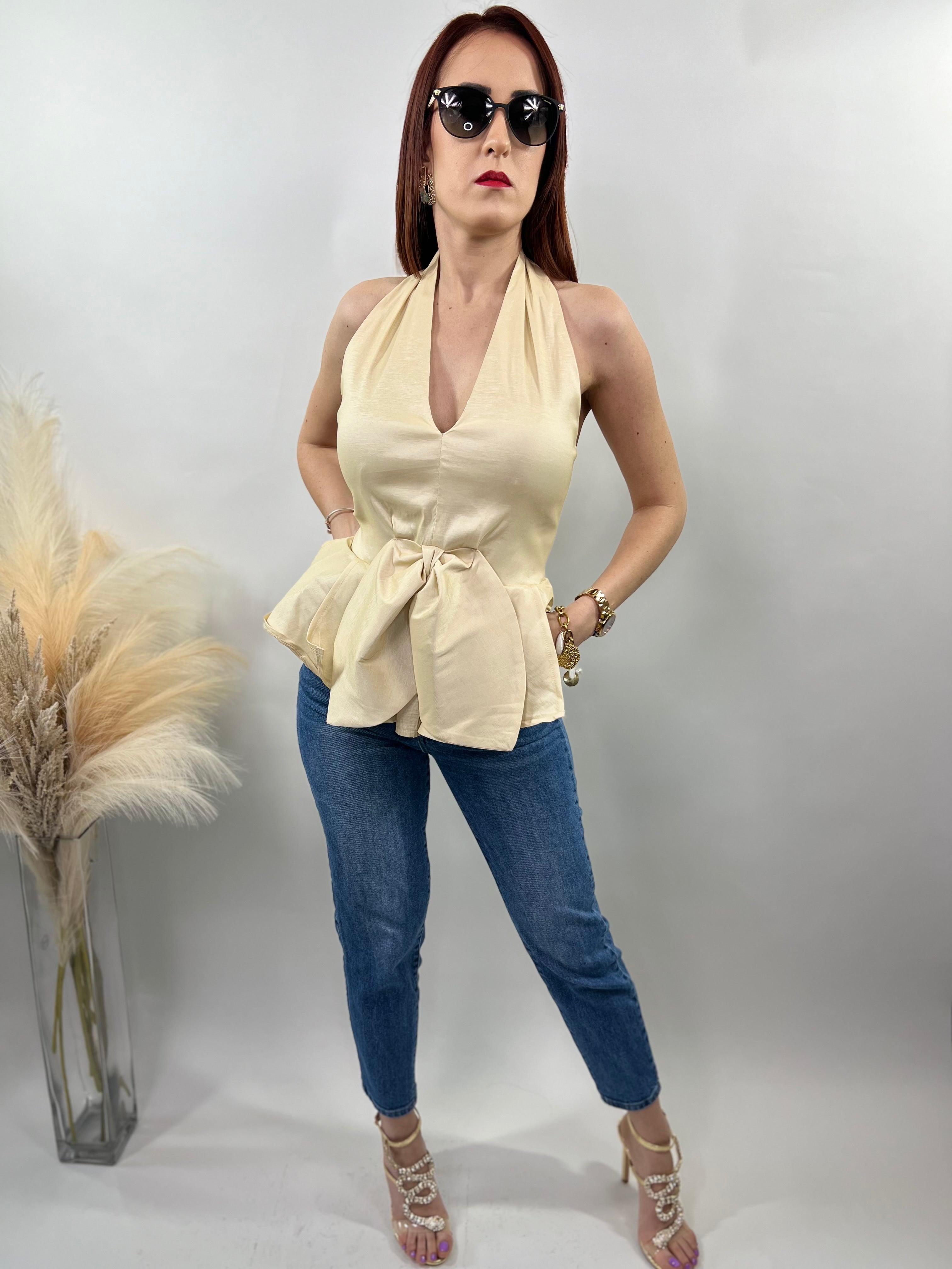 Slvless open back front ribbon halter top