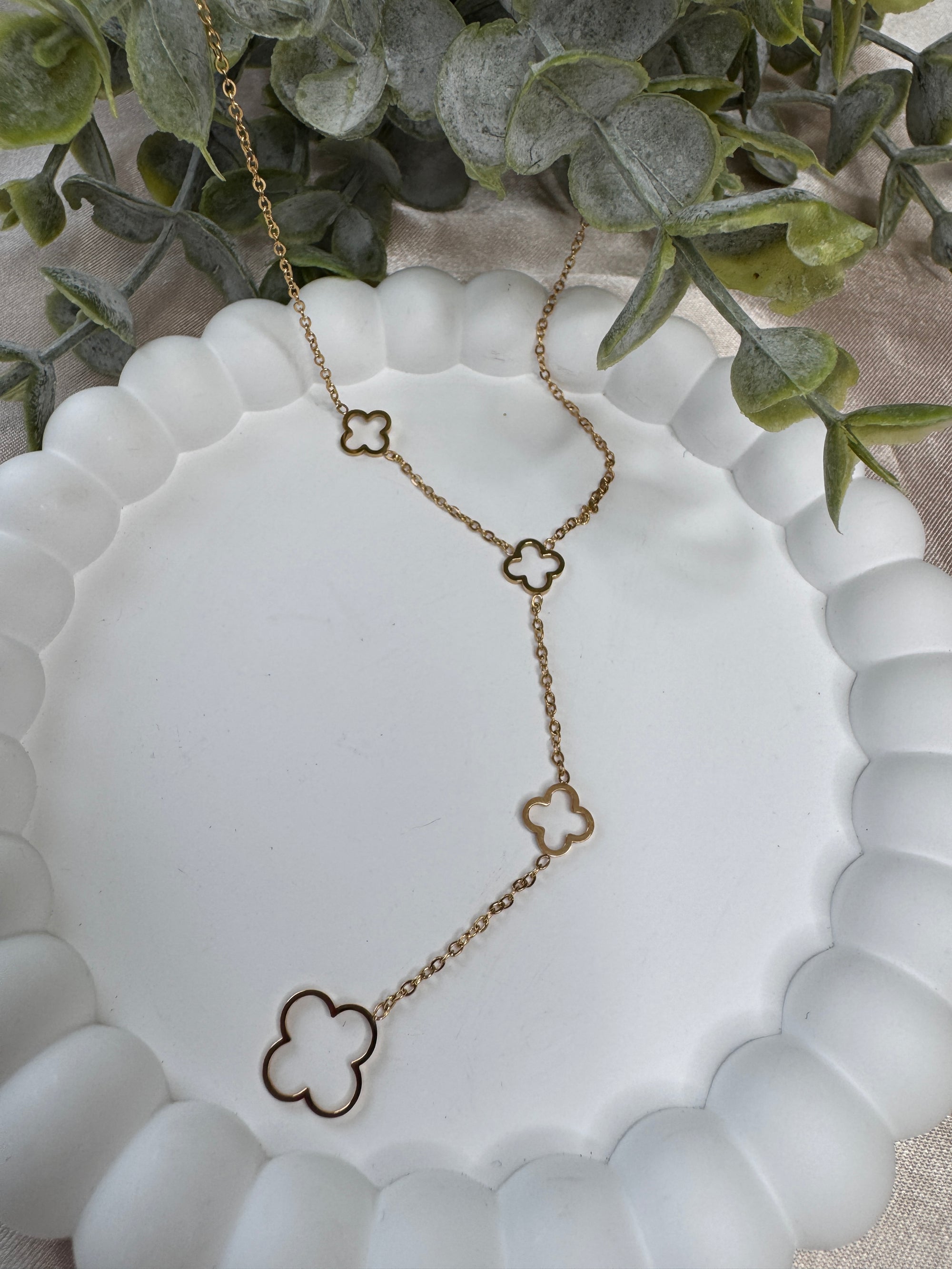 Stainless Steel Cuatrefoil Pointed Necklace