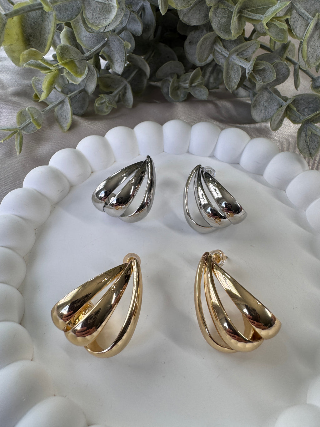 Gold Dipped Sculped Teardrop Hoop Earring