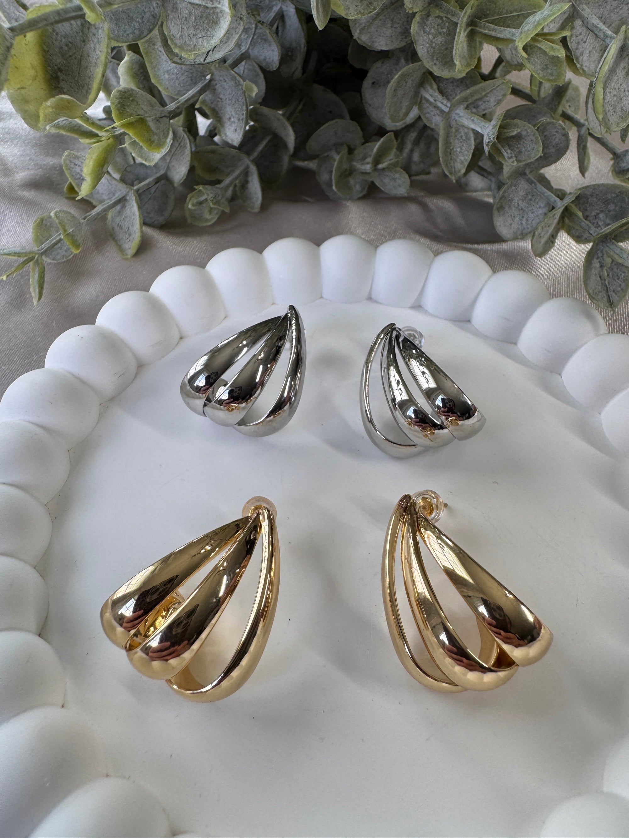 Gold Dipped Sculped Teardrop Hoop Earring