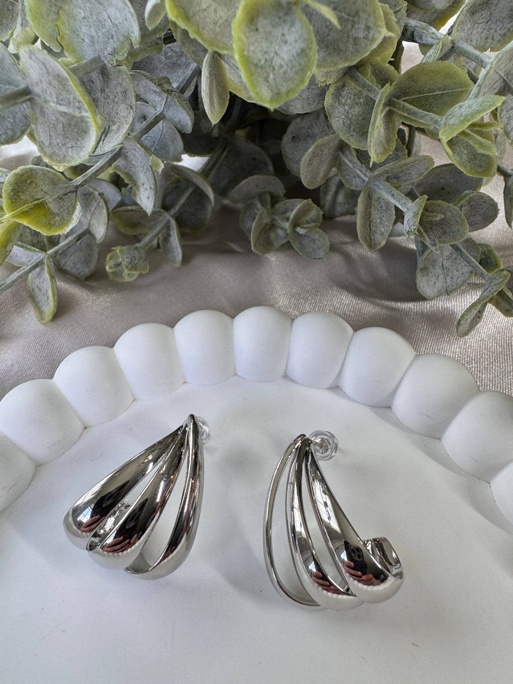 Gold Dipped Sculped Teardrop Hoop Earring