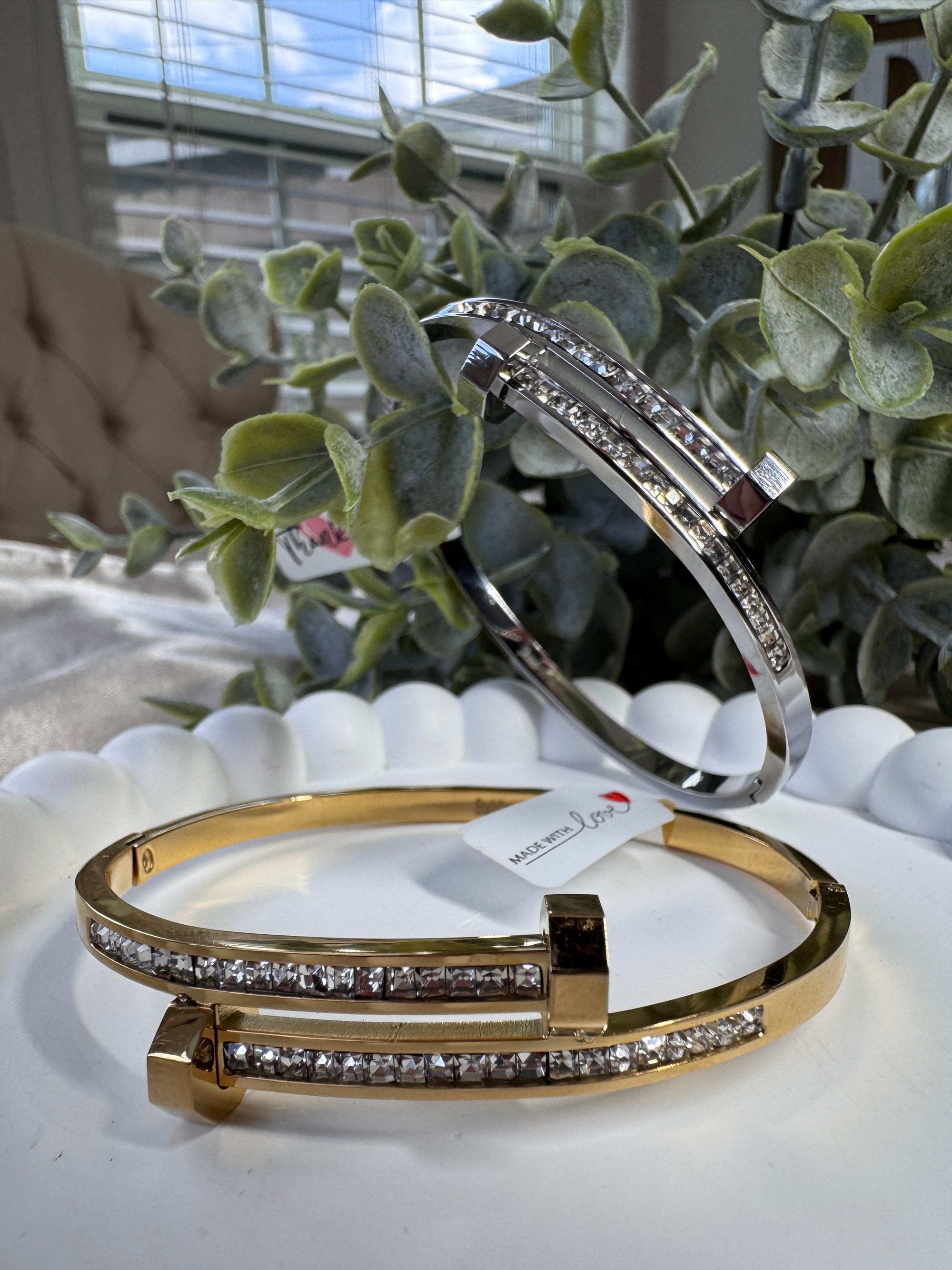 Stainless Steel Paved Nail Head Tip Bracelet