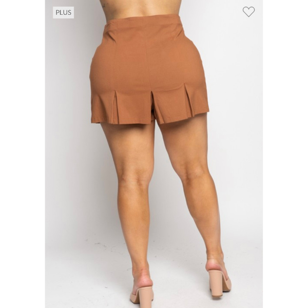 Plus size pleated skort